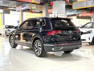 2022 Volkswagen Tiguan II Рестайлинг, чёрный, 2570000 рублей, вид 3