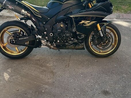 2010 Yamaha YZF-R1, чёрный, 950000 рублей, вид 2
