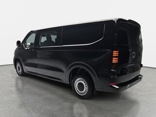 2026 Volkswagen Transporter 4MOTION Long T7, чёрный, 8922766 рублей, вид 3