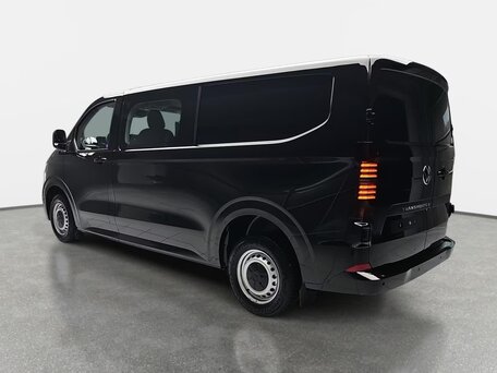 2026 Volkswagen Transporter 4MOTION Long T7, чёрный, 8986977 рублей, вид 3