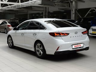 2018 Hyundai Sonata VII (LF) Рестайлинг, белый, 1720000 рублей, вид 5