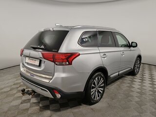 2019 Mitsubishi Outlander III Рестайлинг 3, серебристый, 2149000 рублей, вид 5