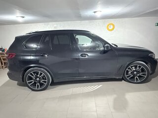 2019 BMW X5 30d IV (G05/G18), чёрный, 6900000 рублей, вид 2