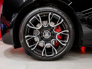 2022 Rolls-Royce Ghost Black Badge II (Series I), чёрный, 30900000 рублей, вид 4