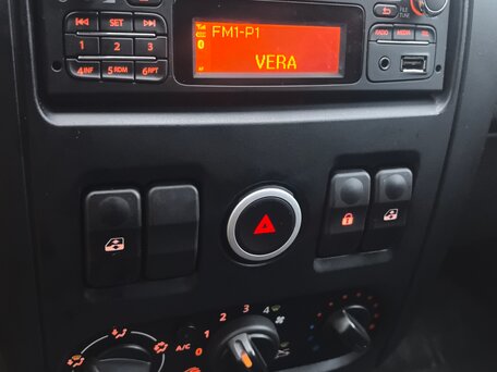 2017 LADA (ВАЗ) Largus, белый, 920000 рублей, вид 3