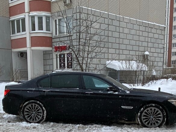 2011 BMW 7 серии Long 750Li xDrive V (F01/F02/F04), чёрный, 1400000 рублей - вид 9