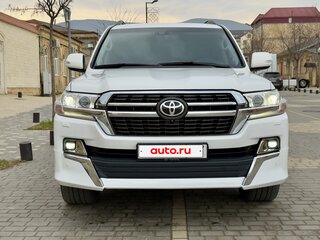 2016 Toyota Land Cruiser 200 Series Рестайлинг 2, белый, 5800000 рублей, вид 2