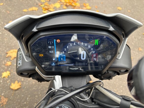 2018 Triumph Street Triple, серебристый, 730000 рублей - вид 5
