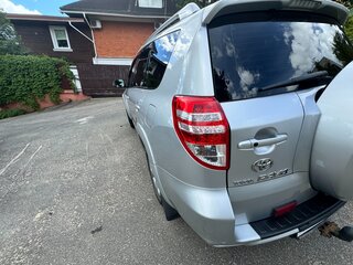 2011 Toyota RAV4 III (XA30) Рестайлинг, серебристый, 1680000 рублей, вид 4