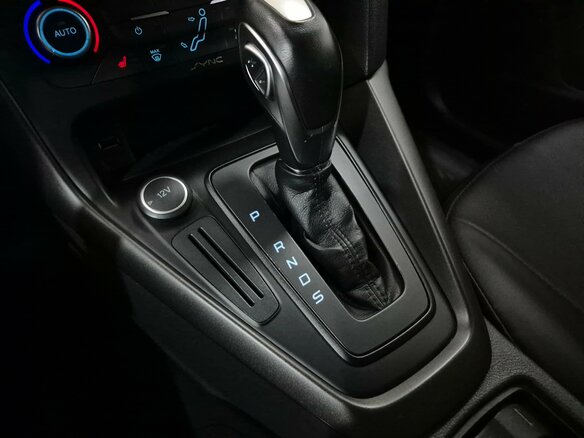 2017 Ford Focus III Рестайлинг, серебристый, 1290000 рублей - вид 18