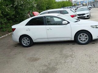 2012 Kia Cerato 6-speed II, белый, 510000 рублей, вид 4