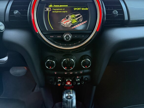 2015 Mini Hatch Cooper III (F55/F56), красный, 1260000 рублей - вид 16