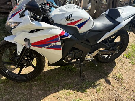 2011 Honda CBR 250R, белый, 255000 рублей, вид 4