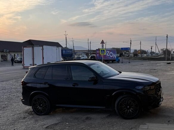 2023 BMW X5 M Competition III (F95) Рестайлинг, чёрный, 19250000 рублей - вид 5