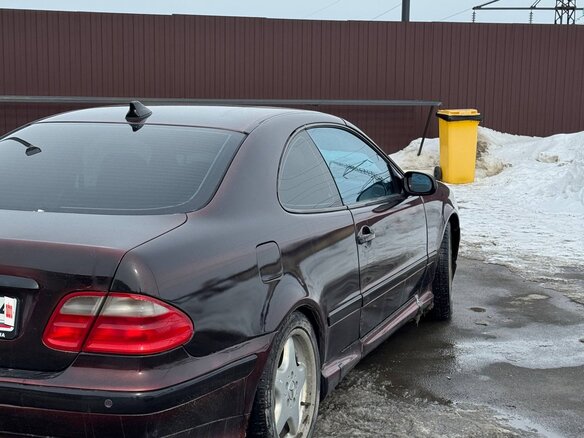 2000 Mercedes-Benz CLK-Класс 230 Sequentronic I (W208), фиолетовый, 610000 рублей - вид 5