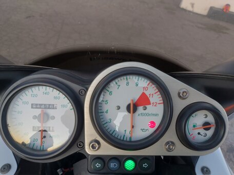 2006 Kawasaki ZR-7, серебристый, 399000 рублей, вид 4