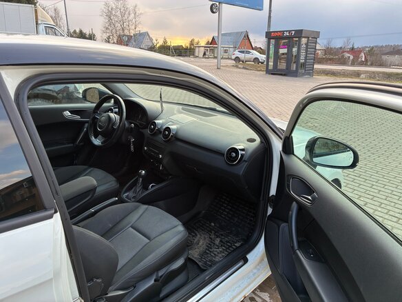 2011 Audi A1 I (8X), белый, 840000 рублей - вид 18