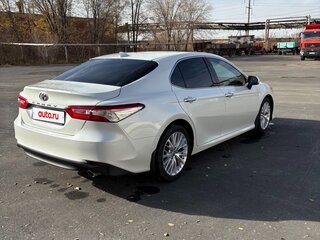 2018 Toyota Camry VIII (XV70), белый, 2700000 рублей, вид 3