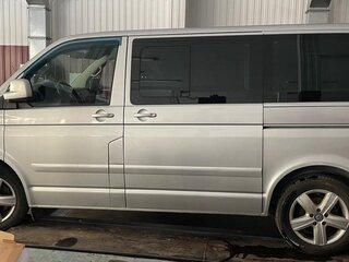 2009 Volkswagen Multivan T5, серебристый, 1405440 рублей, вид 2