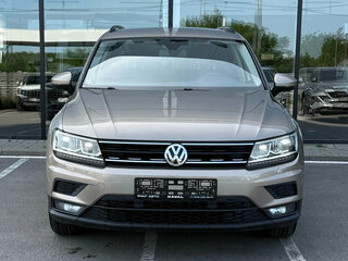 2020 Volkswagen Tiguan II, золотистый, 1860000 рублей, вид 2