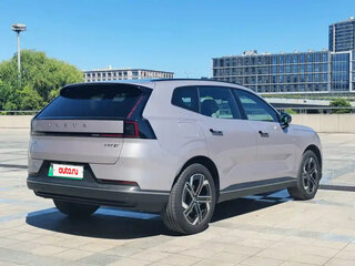 2026 Volvo XC70 III, серебристый, 4600000 рублей, вид 4