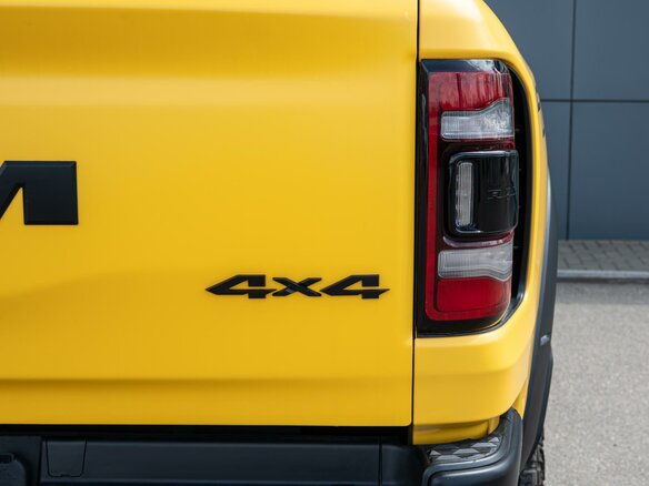 2023 Ram 1500 Crew Cab TRX V, жёлтый, 11920000 рублей - вид 6