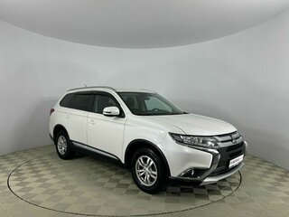 2015 Mitsubishi Outlander III Рестайлинг 2, серебристый, 1620000 рублей, вид 3