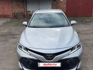 2018 Toyota Camry VIII (XV70), серебристый, 2450000 рублей, вид 1