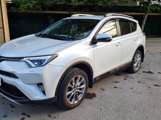 2018 Toyota RAV4 IV (XA40) Рестайлинг, белый, 3300000 рублей, вид 1