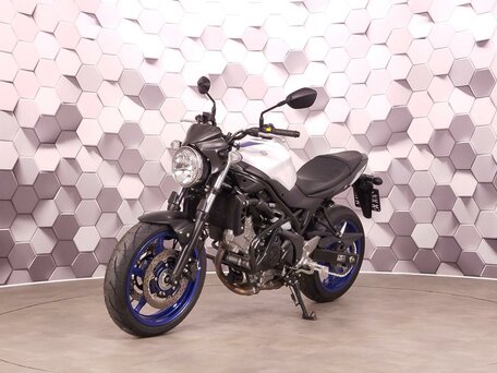 2017 Suzuki SV 650, белый, 697000 рублей, вид 2