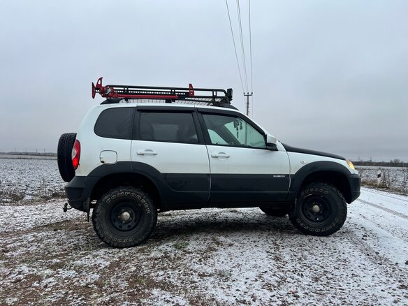 2018 Chevrolet Niva I Рестайлинг, белый, 550000 рублей - вид 1