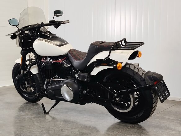 2018 Harley-Davidson Fat Bob, белый, 1449000 рублей - вид 5