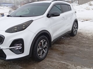 2019 Kia Sportage IV Рестайлинг, белый, 2115000 рублей, вид 3