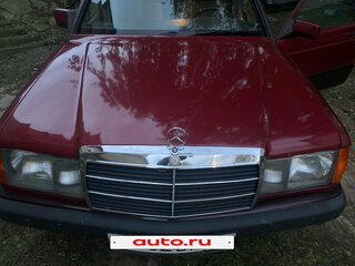 1992 Mercedes-Benz 190 (W201), красный, 350000 рублей, вид 3
