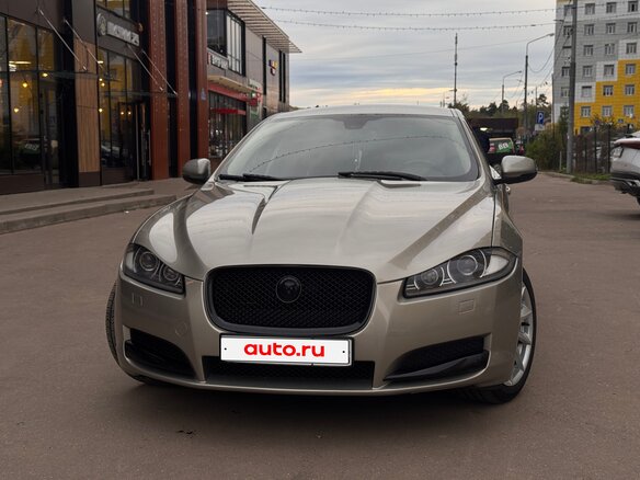 2014 Jaguar XF I Рестайлинг, жёлтый - вид 2