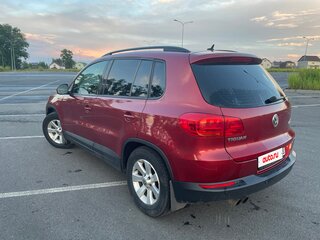 2012 Volkswagen Tiguan I Рестайлинг, красный, 1100000 рублей, вид 4