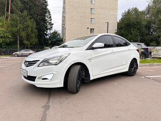 2015 Hyundai Solaris I Рестайлинг, белый, 980000 рублей, вид 4