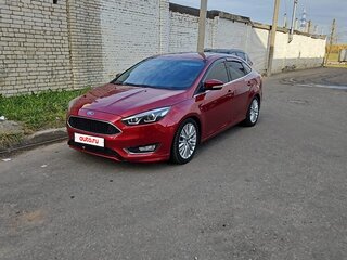 2017 Ford Focus III Рестайлинг, красный, 1020000 рублей, вид 1