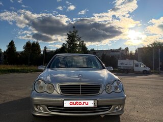 2005 Mercedes-Benz C-Класс 230 II (W203) Рестайлинг, серый, 650000 рублей, вид 3
