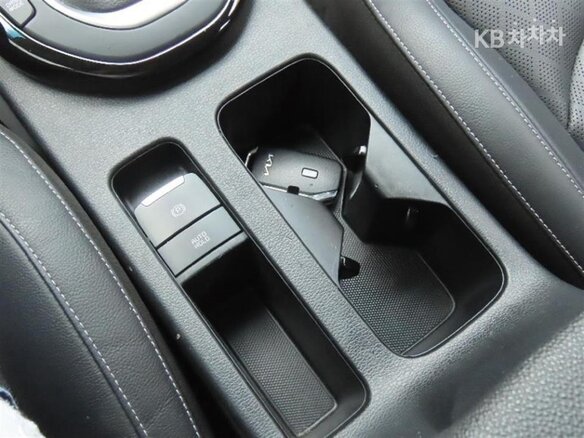 2022 Kia K3 II Рестайлинг, серый - вид 13