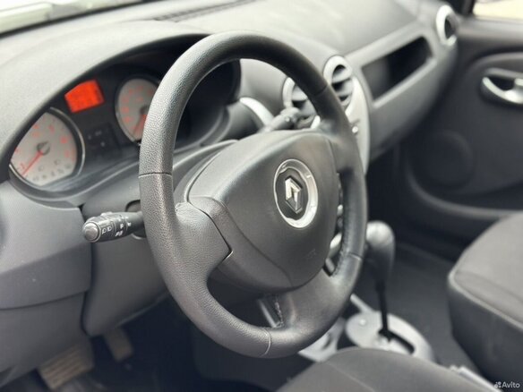 2012 Renault Sandero I, белый, 599000 рублей - вид 9