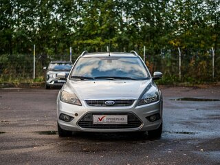 2010 Ford Focus II Рестайлинг, серебристый, 492000 рублей, вид 3