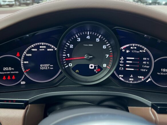 2021 Porsche Cayenne Coupé III, оранжевый, 8500000 рублей - вид 13