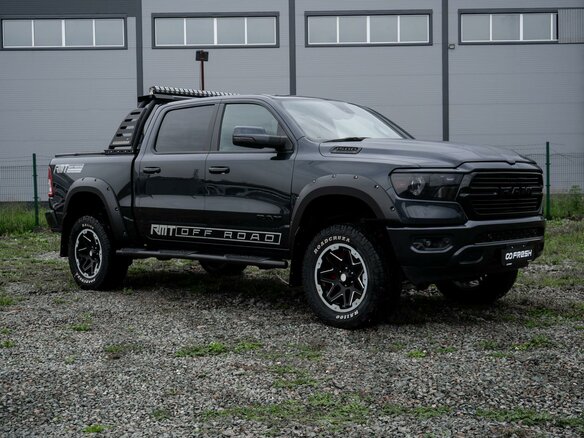 2018 Ram 1500 Crew Cab IV (DS/DJ), синий