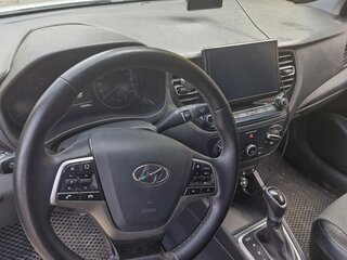 2021 Hyundai Solaris II Рестайлинг, белый, 1600000 рублей, вид 4