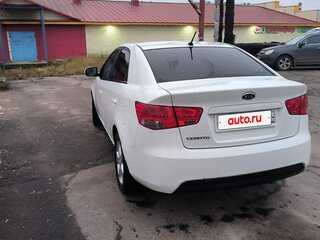 2009 Kia Cerato 5-speed II, белый, 530000 рублей, вид 3
