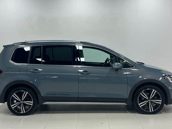 2023 Volkswagen Touran L II, серый - вид 3