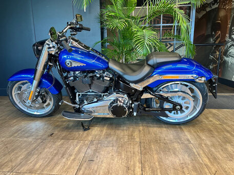 2025 Harley-Davidson Fat Boy, коричневый, 3690000 рублей, вид 2