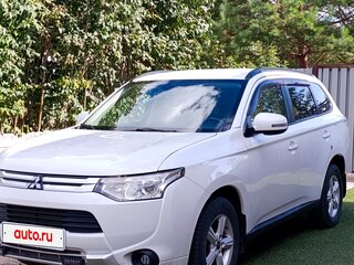 2012 Mitsubishi Outlander III, белый, 2190000 рублей, вид 1