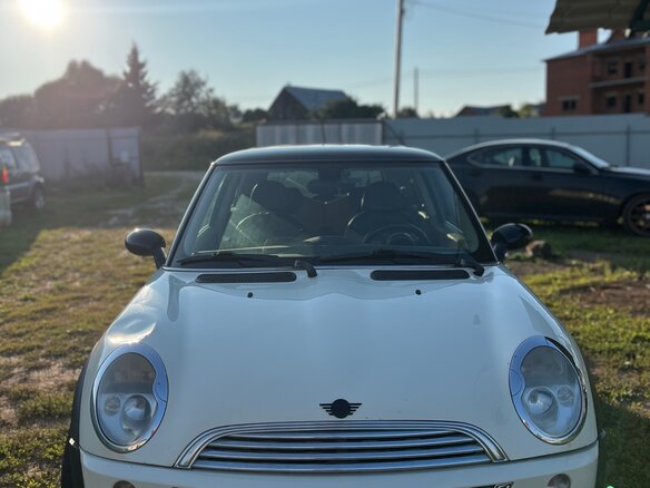 2004 Mini Hatch Cooper I (R50), белый - вид 1